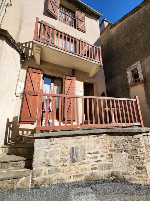 Gite La Taniere De Claire Segur Exterior photo